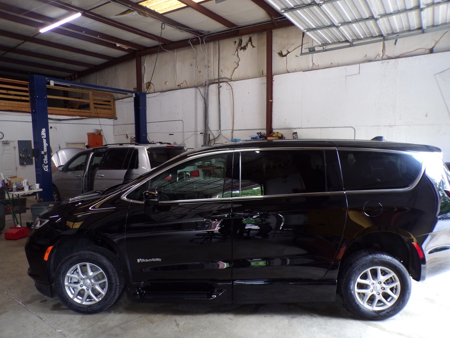 2026 Chrysler Pacifica's photo