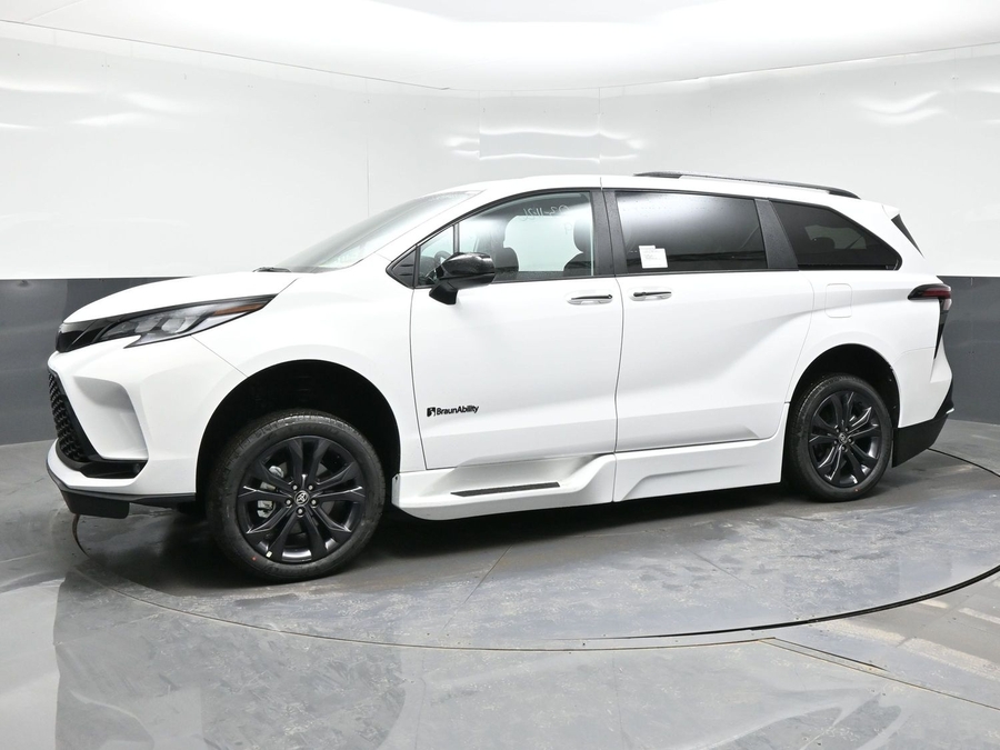 New 2026 Toyota Sienna Hybrid XSE Sport - BraunAbility Side Entry In Floor Automatic Ramp