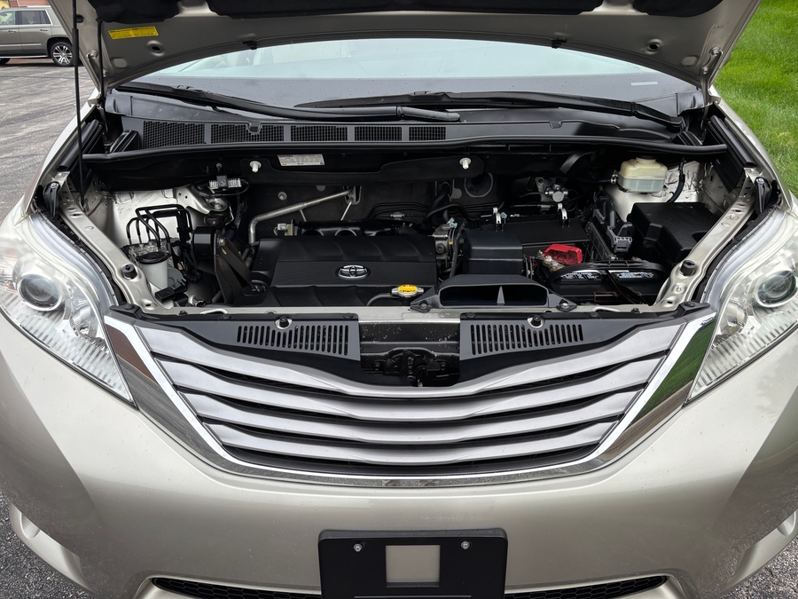 Used 2016 Toyota Sienna XLE - VMI Side Entry In Floor Automatic Ramp