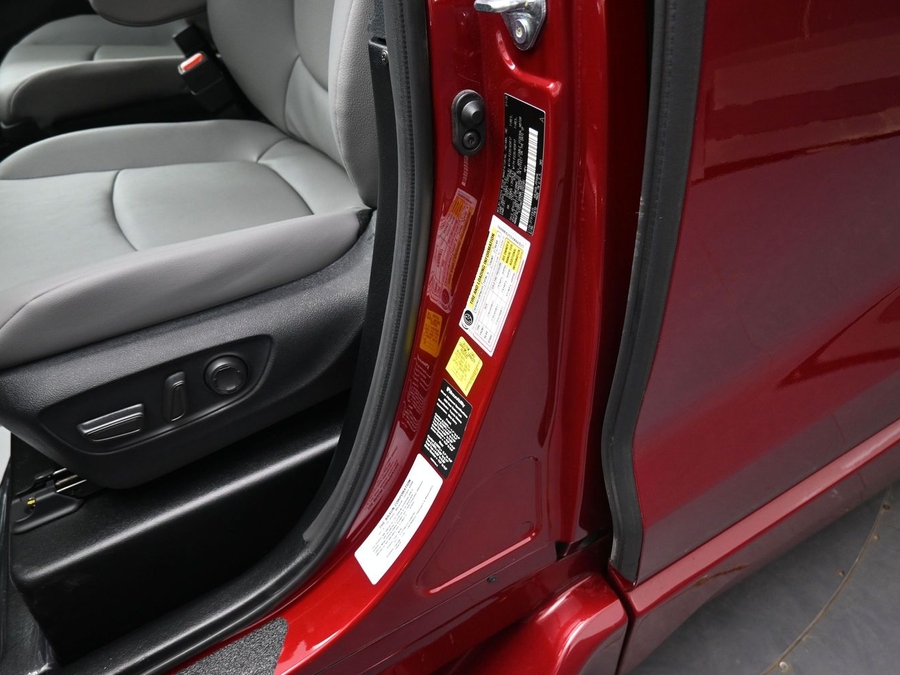 Red Toyota Sienna image number 13