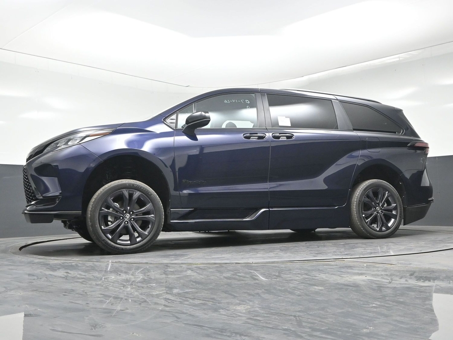 New 2026 Toyota Sienna Hybrid XSE Sport - BraunAbility Side Entry In Floor Automatic Ramp