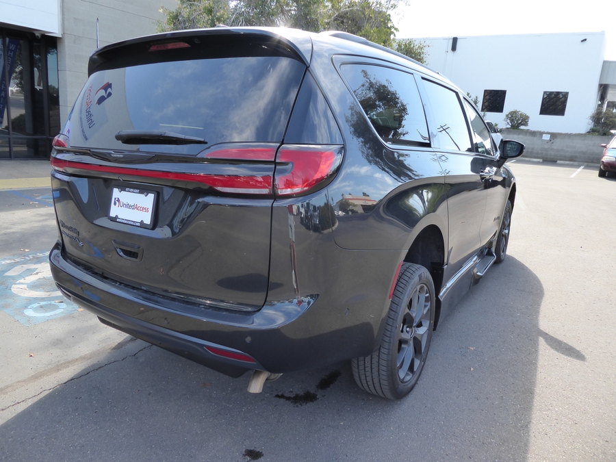 Used 2023 Chrysler Pacifica Touring L - BraunAbility Side Entry Fold Out Automatic Ramp