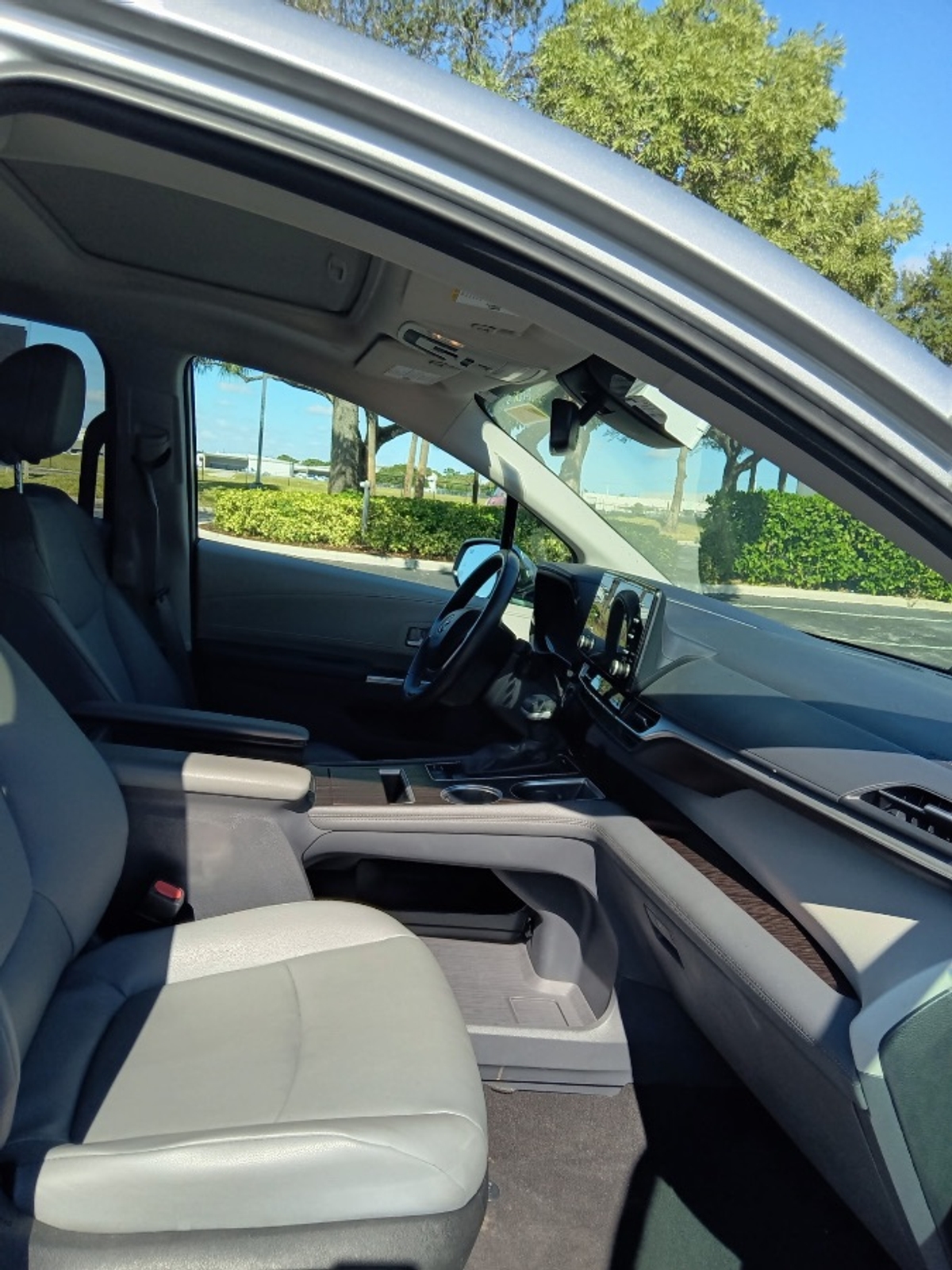 2024 TOYOTA SIENNA - Image 11