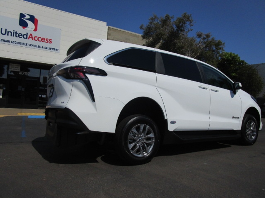 New 2025 Toyota Sienna Hybrid LE - BraunAbility Commercial Rear Entry Entry Fold Out Manual Ramp