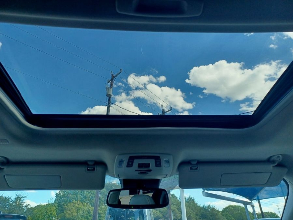 2024 TOYOTA SIENNA - Image 16