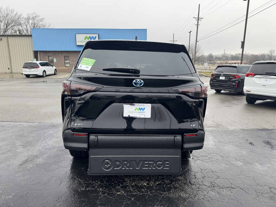 2025 TOYOTA SIENNA - Image 3