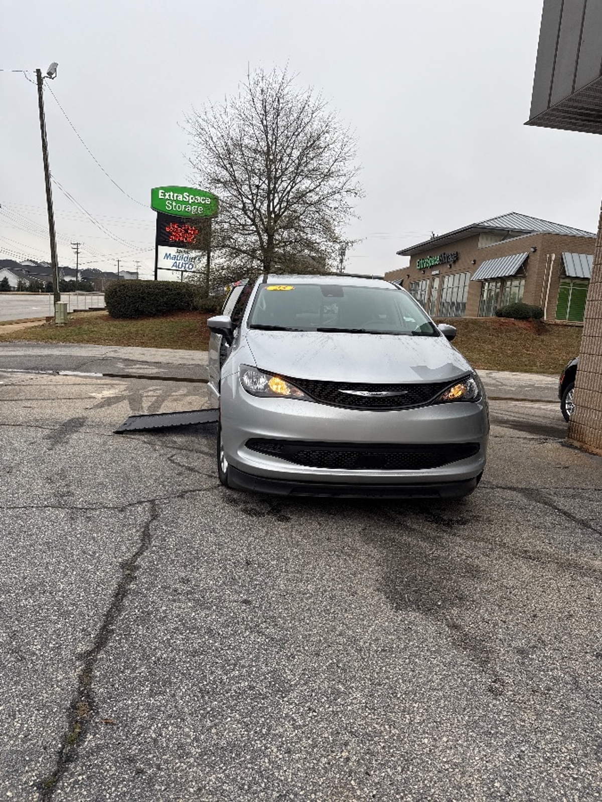 2023 CHRYSLER VOYAGER - Image 6