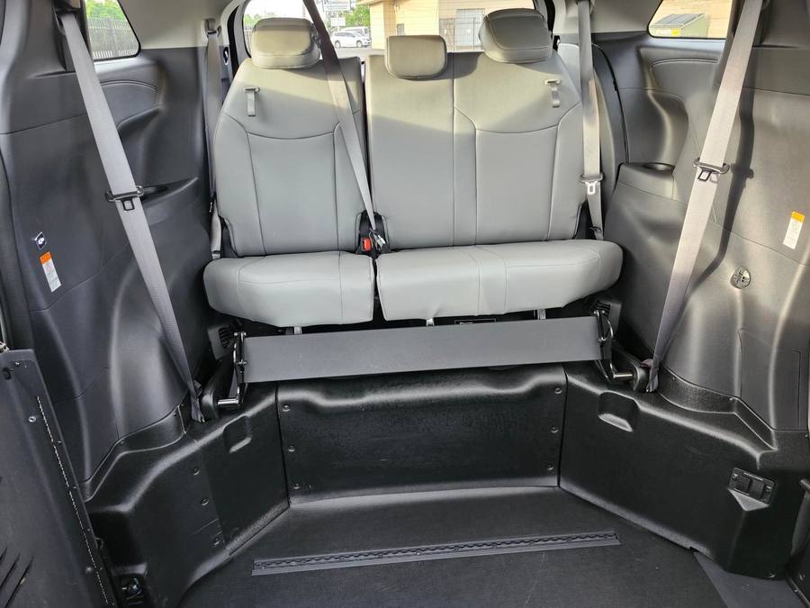 Used 2025 Toyota Sienna Hybrid XLE - BraunAbility Side Entry Entry Fold Out Automatic Ramp