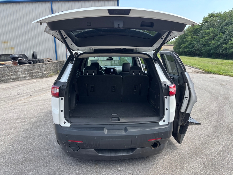 Used 2021 Chevrolet Traverse 3LT - BraunAbility Side Entry In Floor Automatic Ramp