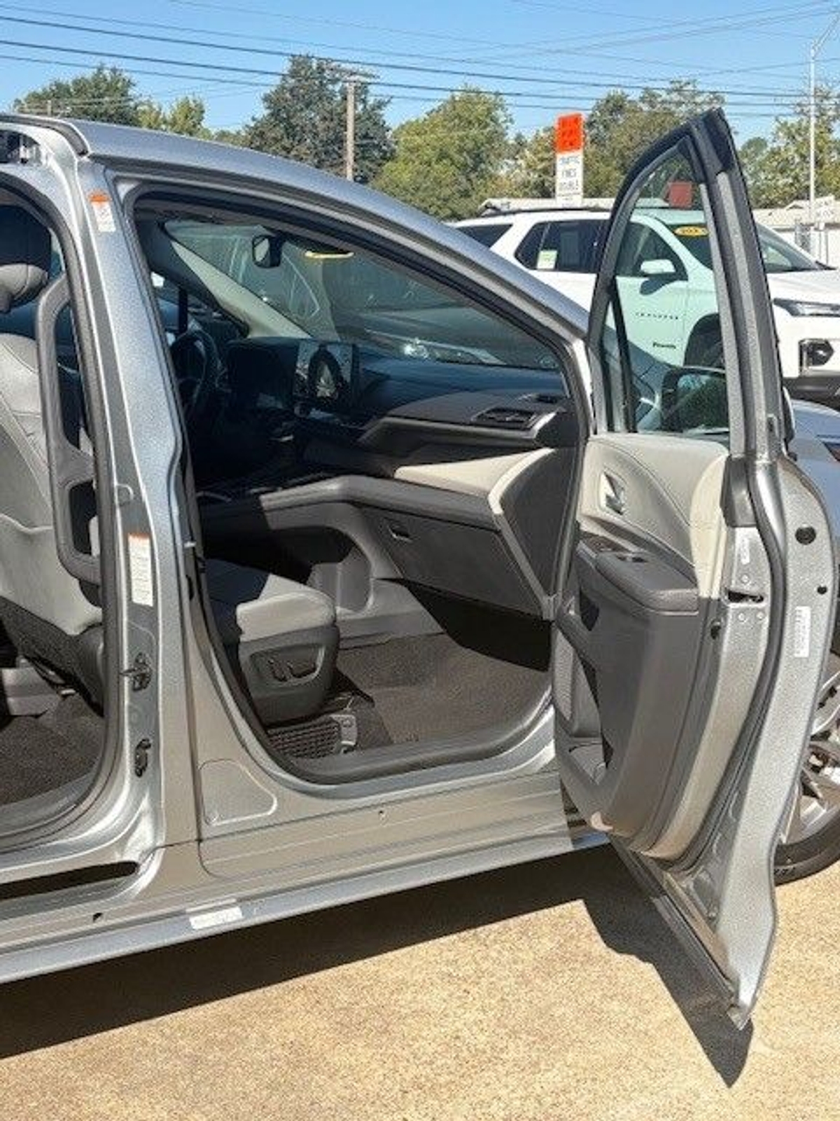 2024 TOYOTA SIENNA - Image 2