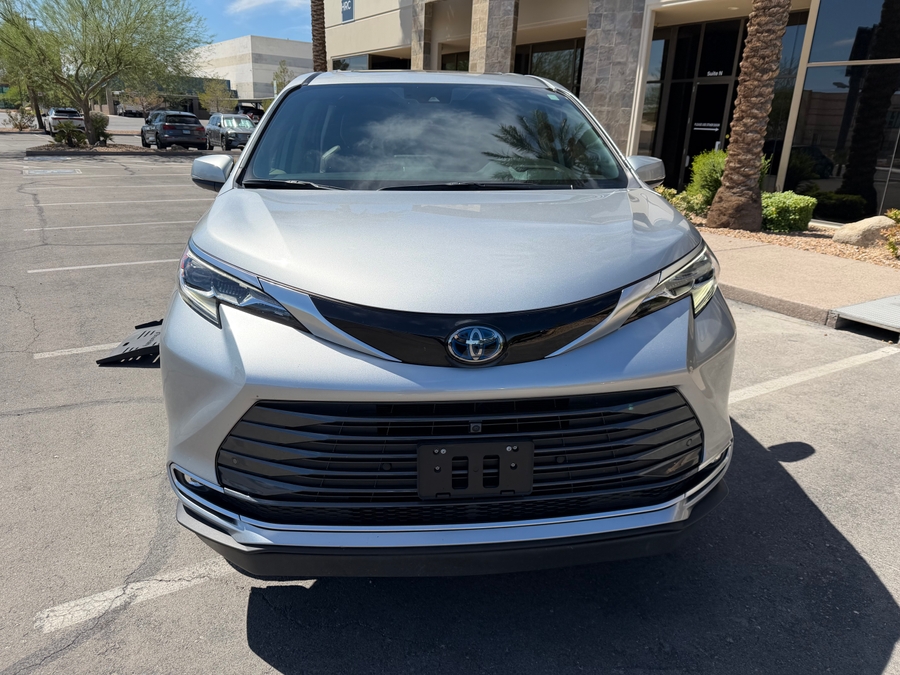 Used 2024 Toyota Sienna Hybrid Platinum - BraunAbility Side Entry Fold Out Automatic Ramp