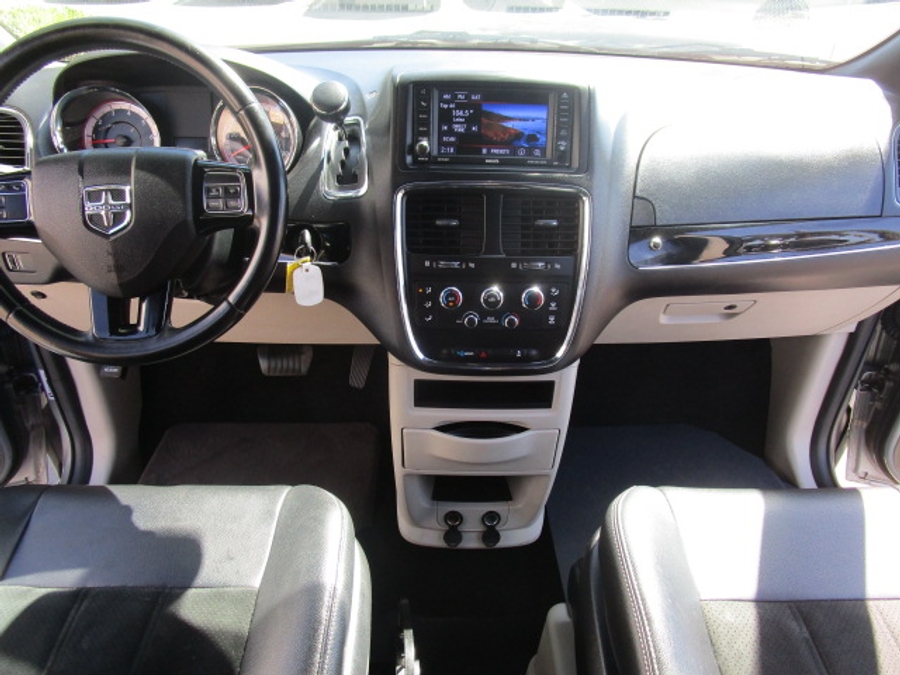 Used 2019 Dodge Grand Caravan SXT - Revability Side Entry Entry Fold Out Automatic Ramp