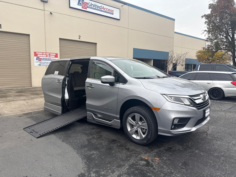 Used 2019 Honda Odyssey EX-L - BraunAbility Side Entry Entry In Floor Automatic Ramp