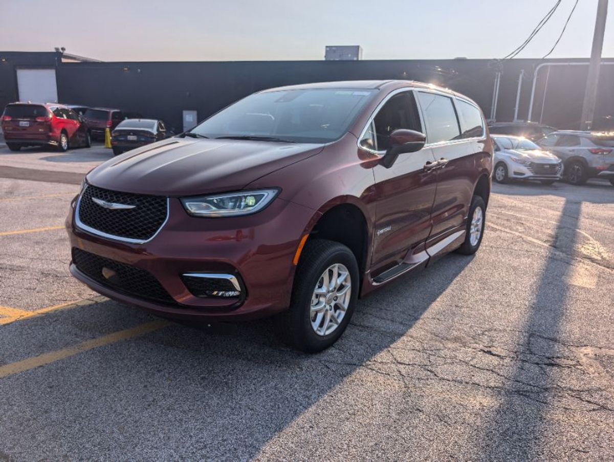 2023 CHRYSLER PACIFICA - Image 14