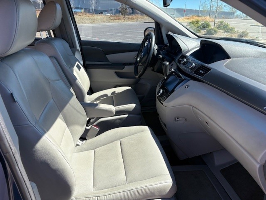 Used 2016 Honda Odyssey EX-L - BraunAbility Side Entry Entry Fold Out Automatic Ramp