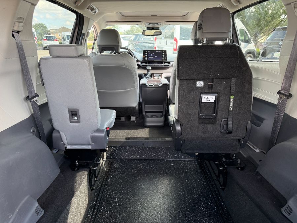 2024 TOYOTA SIENNA - Image 15