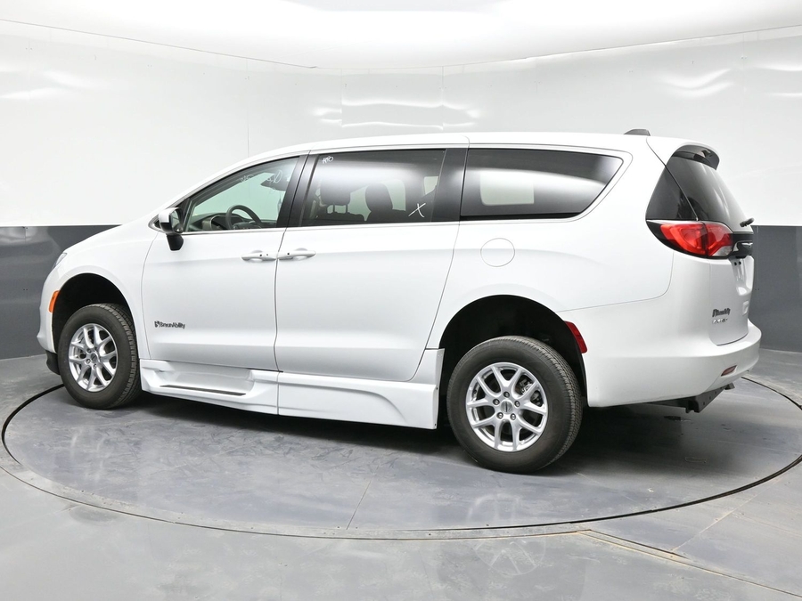 Used 2023 Chrysler Voyager LX - BraunAbility Side Entry Entry Fold Out Automatic Ramp