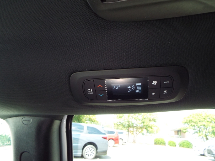 2027 Chrysler Voyager LX - Photo 22