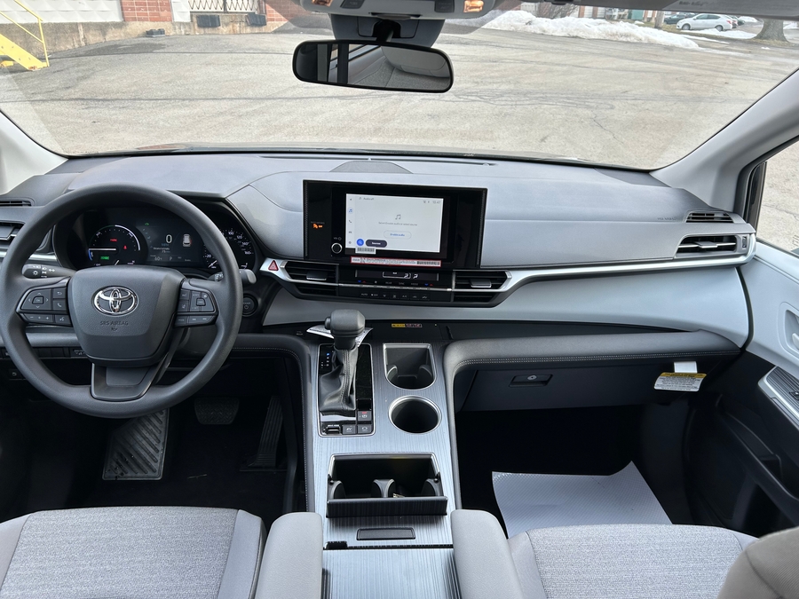 2025 TOYOTA SIENNA - Image 14