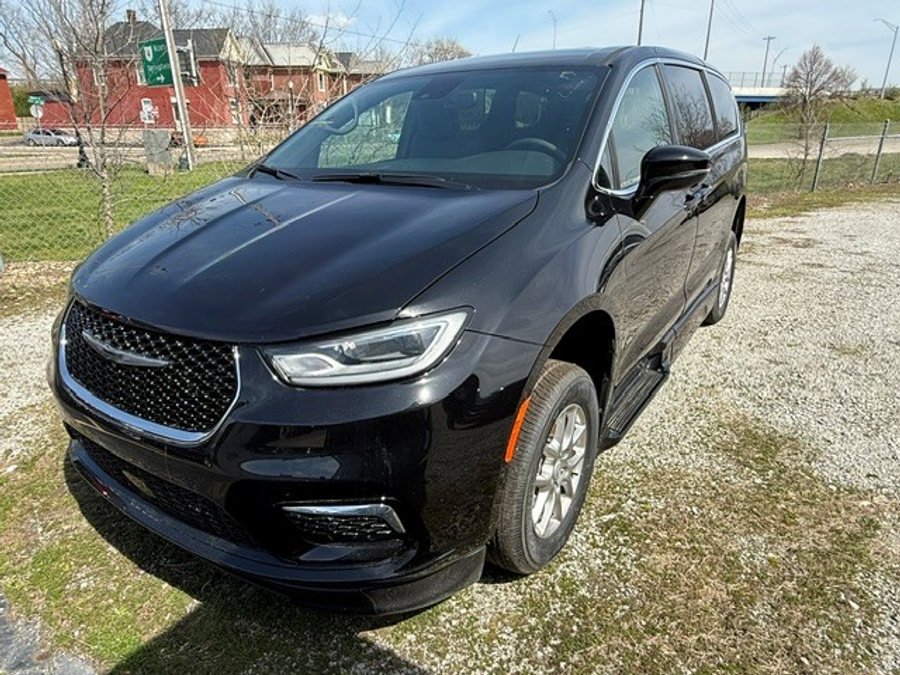 Número de imagen Chrysler Pacifica negro 8