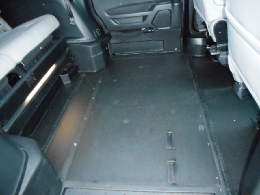 Silver Honda Odyssey image number 20