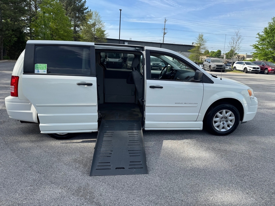 White Chrysler Town and Country image number 5