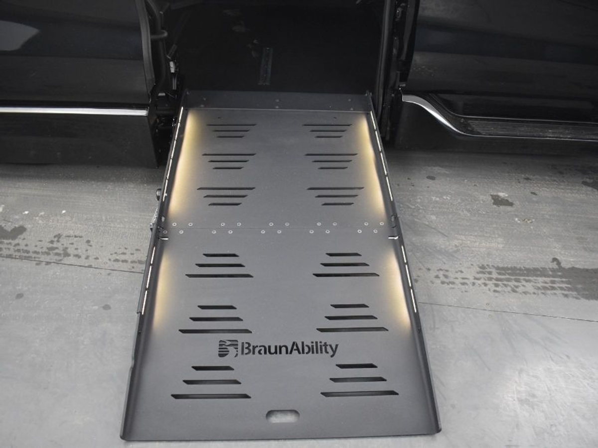 2025 TOYOTA SIENNA - Image 11