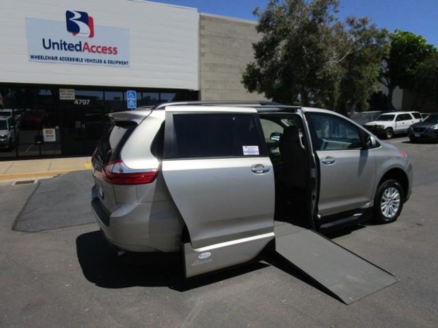 Used 2016 Toyota Sienna XLE Base - VMI Side Entry Entry In Floor Automatic Ramp