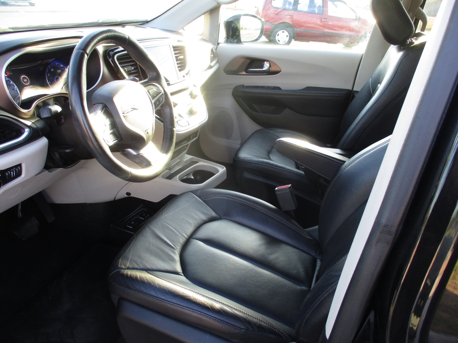 Used 2018 Chrysler Pacifica Touring L Plus - VMI Side Entry Entry In Floor Automatic Ramp