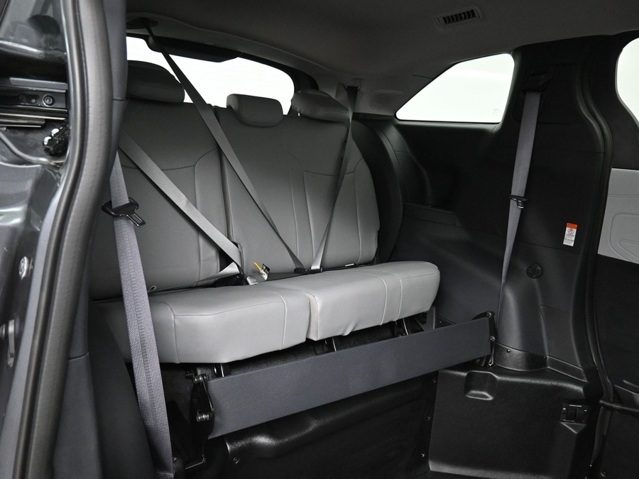 New 2025 Toyota Sienna Hybrid XLE Plus - BraunAbility Side Entry Entry Fold Out Automatic Ramp