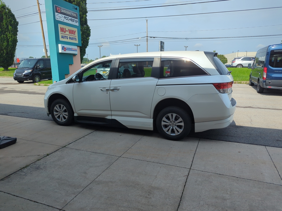 Used 2017 Honda Odyssey EX-L - VMI Side Entry In Floor Automatic Ramp