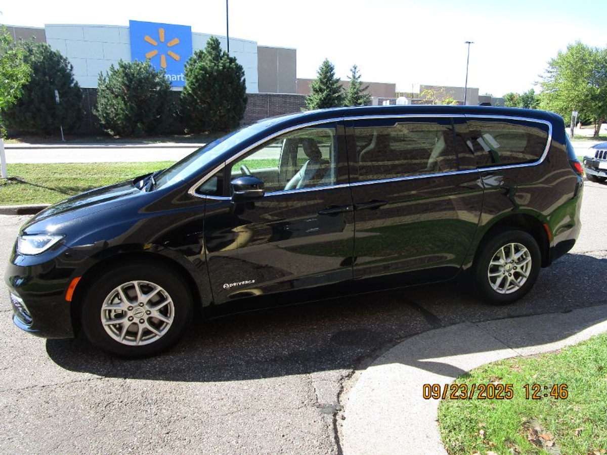 2024 CHRYSLER PACIFICA - Image 6