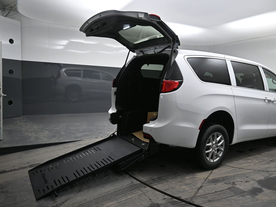 New 2025 Chrysler Voyager LX - BraunAbility Rear Entry Entry Fold Out Manual Ramp