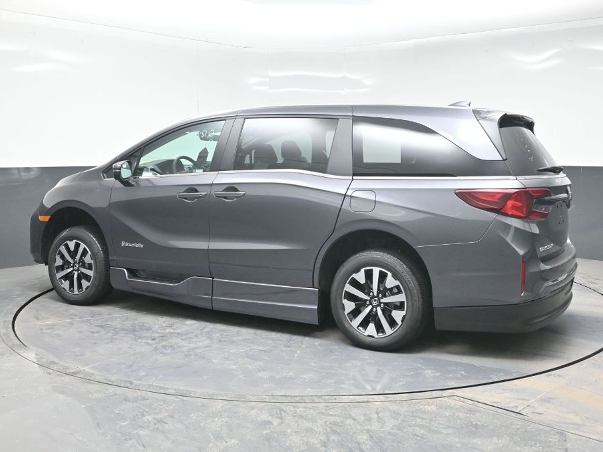 Grey Honda Odyssey image number 4