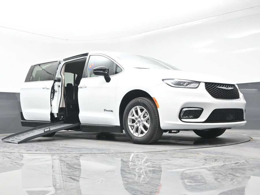 Used 2024 Chrysler Pacifica Touring L - BraunAbility Side Entry Entry Fold Out Manual Ramp