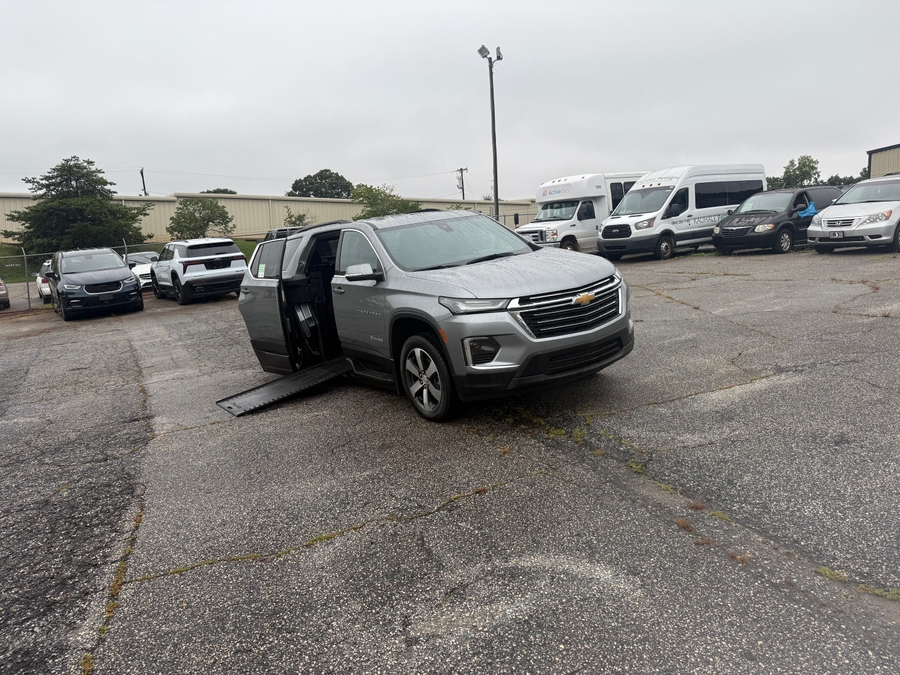 Grey Chevrolet Traverse image number 1