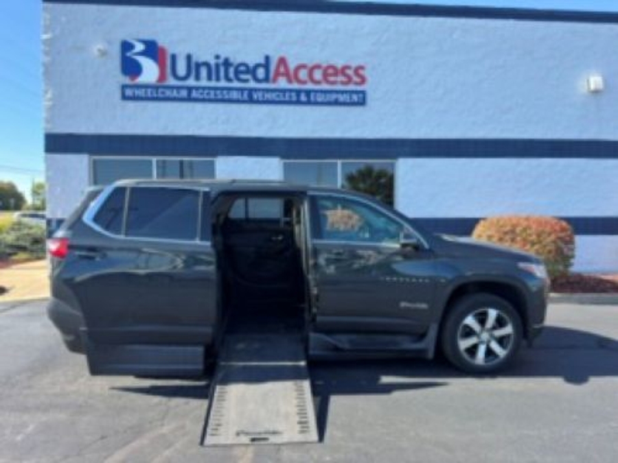 Used 2021 Chevrolet Traverse 3LT - BraunAbility Side Entry In Floor Automatic Ramp