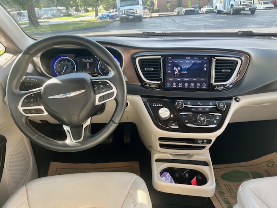 Used 2018 Chrysler Pacifica Touring L - VMI Side Entry Entry In Floor Automatic Ramp