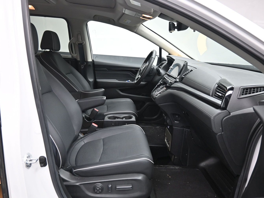 Used 2025 Honda Odyssey Elite - BraunAbility Side Entry In Floor Automatic Ramp