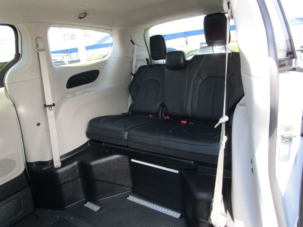 2023 CHRYSLER PACIFICA - Image 15