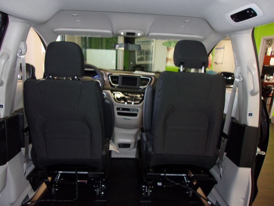 Chrysler Voyager negro imagen número 14
