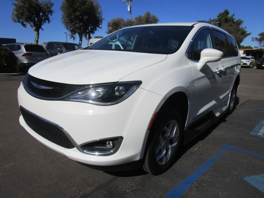 Used 2018 Chrysler Pacifica Touring L - VMI Side Entry Entry In Floor Automatic Ramp