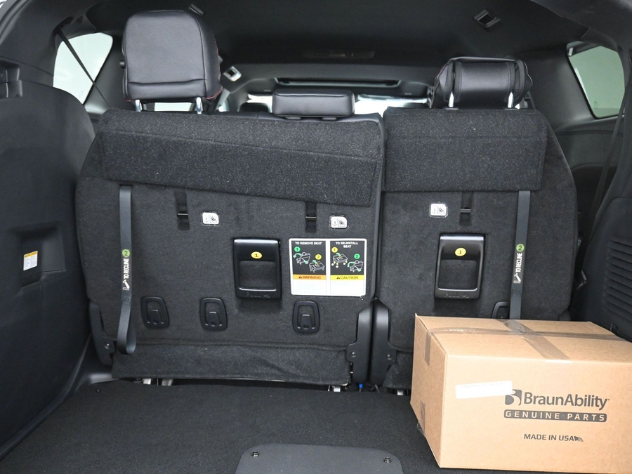 New 2025 Toyota Sienna Hybrid XSE Sport - BraunAbility Side Entry Entry In Floor Automatic Ramp