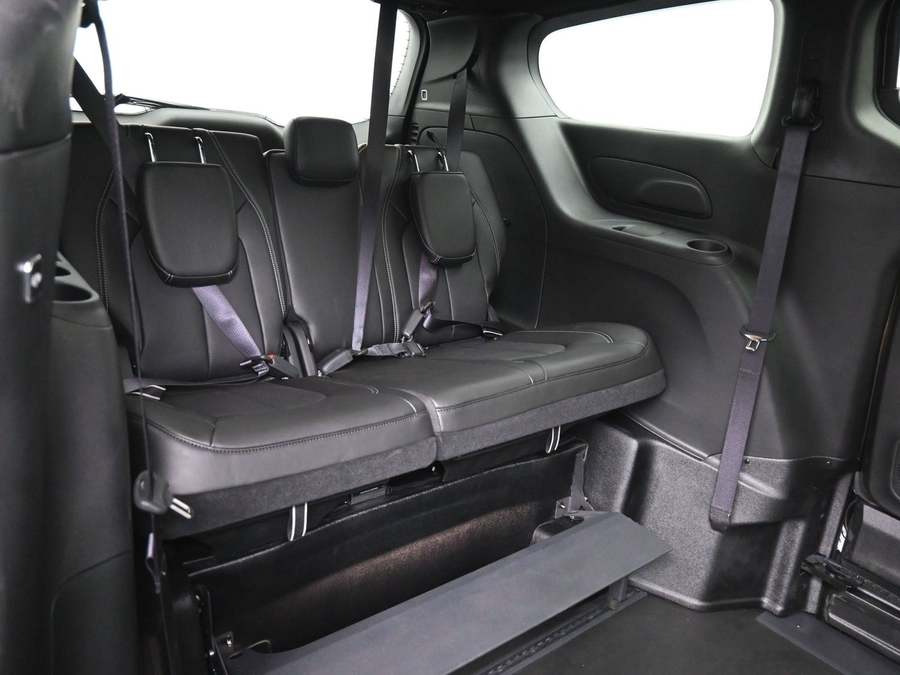 Black Chrysler Pacifica image number 6