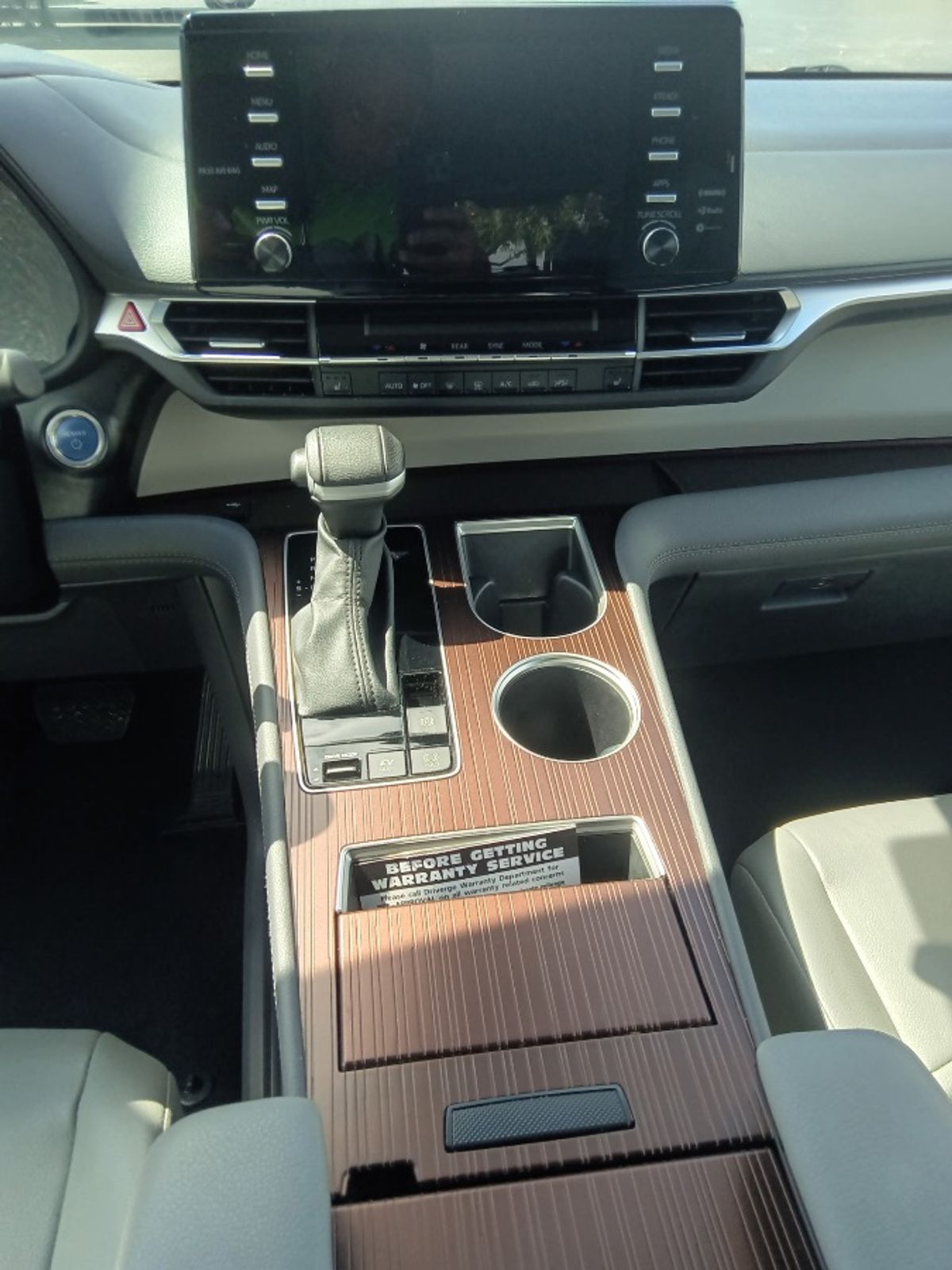 2024 TOYOTA SIENNA - Image 2