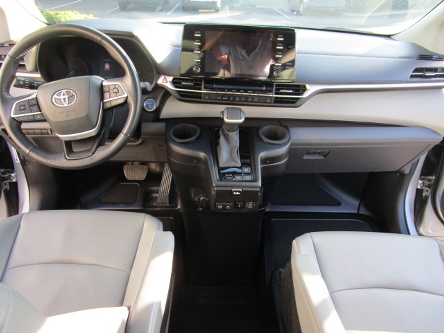 Used 2024 Toyota Sienna Hybrid XLE Base - BraunAbility Side Entry Entry Fold Out Automatic Ramp