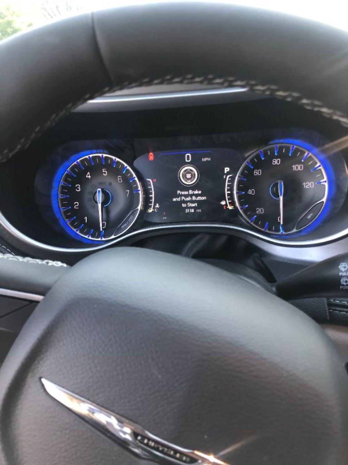 Black Chrysler Pacifica image number 15