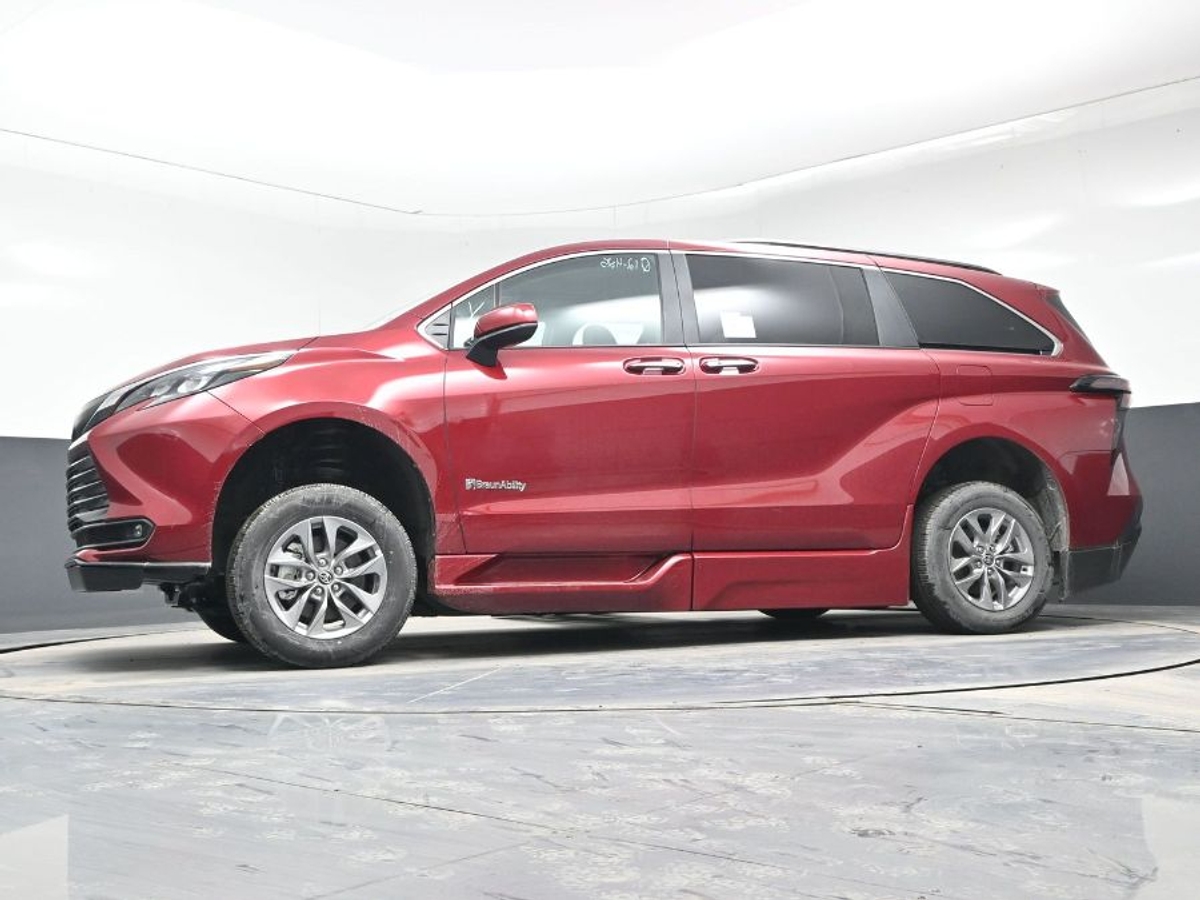 2025 TOYOTA SIENNA - Image 20