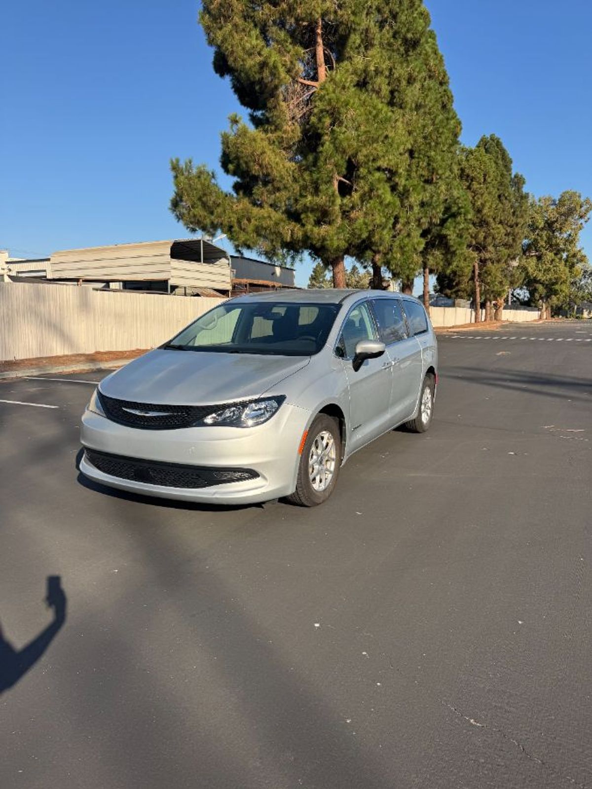2023 CHRYSLER VOYAGER - Image 1