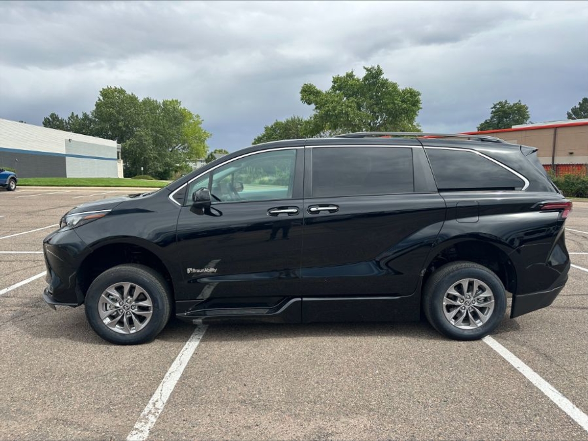 2025 TOYOTA SIENNA - Image 6